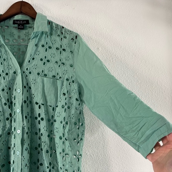 August Silk cotton top with eyelet design Split Neck Roll Tab muted green Sz XL - Picture 2 of 8